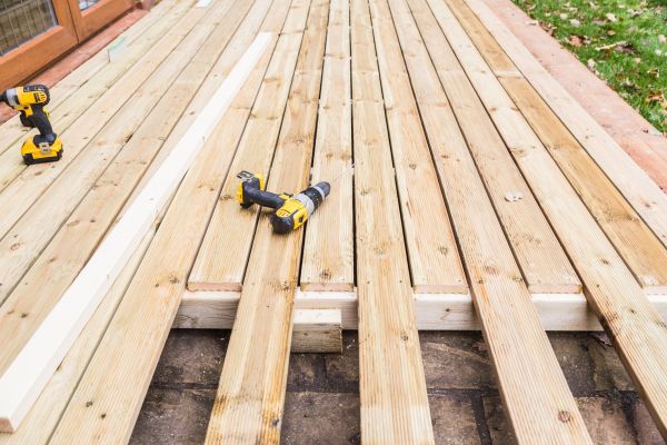 Cost of Damaged Deck Boards Repair in Thousand Oaks