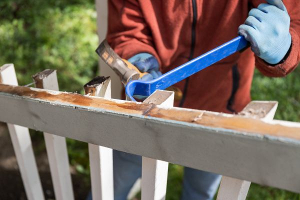 Cost of Deck Railing Replacement in Thousand Oaks