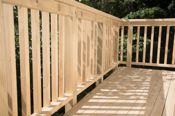 Cost of Composite Deck Construction in Thousand Oaks