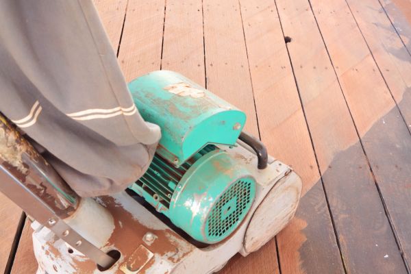Cost of Cedar Deck Sanding in Thousand Oaks